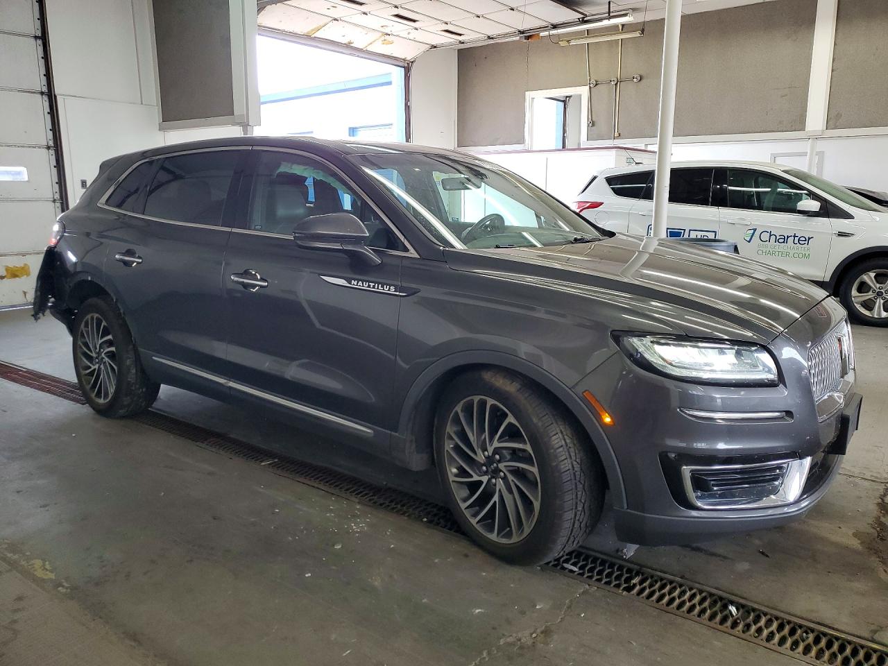 2019 Lincoln Nautilus VIN 2LMPJ8L9XKBL66506 COPART salvage auction — Front End, Bs - Salvage Title, sold $2,600 on 2026-09-25 (photo 4)