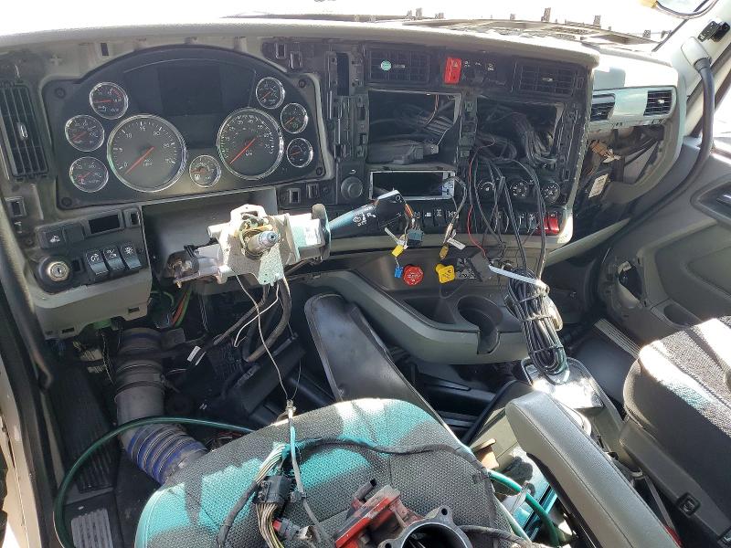 2019 Kenworth T680 VIN 1XKYD49X2KJ249108 COPART salvage auction — STRIPPED, UT - CERTIFICATE OF TITLE (P), sold $2,600 on 2026-10-06 (photo 8)
