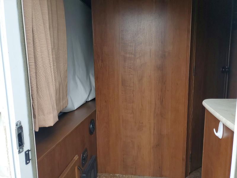2014 Jay Jayfeather VIN 1UJBJHAH0E1JZ0540 COPART salvage auction — ROOF, WA - BILL OF SALE, sold $750 on 2026-09-17 (photo 6)