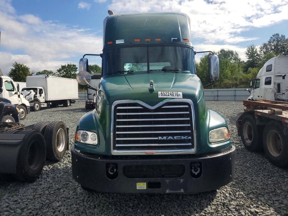 2017 Mack Cxu612 VIN 1M1AW01X7HM009717 COPART salvage auction — NORMAL WEAR, OH - CERTIFICATE OF TITLE (P), sold $1,900 on 2026-09-18 (photo 5)
