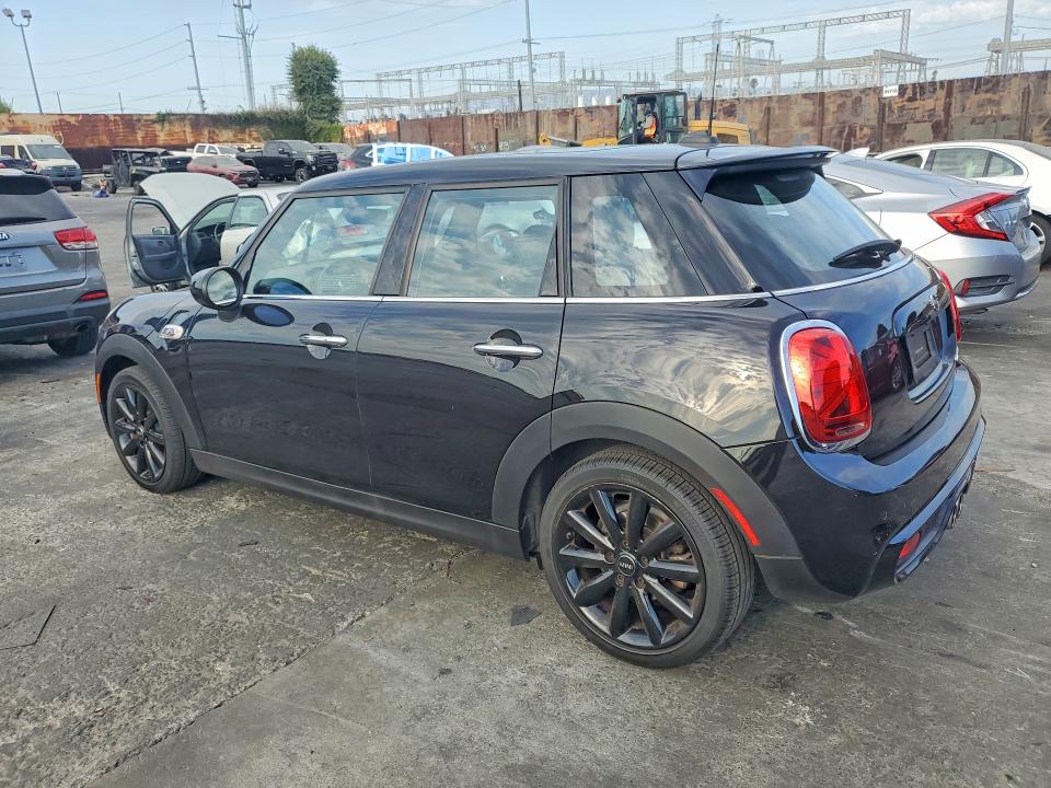 2020 Mini Cooper VIN WMWXU9C01L2M45954 COPART salvage auction — NORMAL WEAR, Ca - Salvage Certificate, sold $5,000 on 2026-08-21 (photo 2)