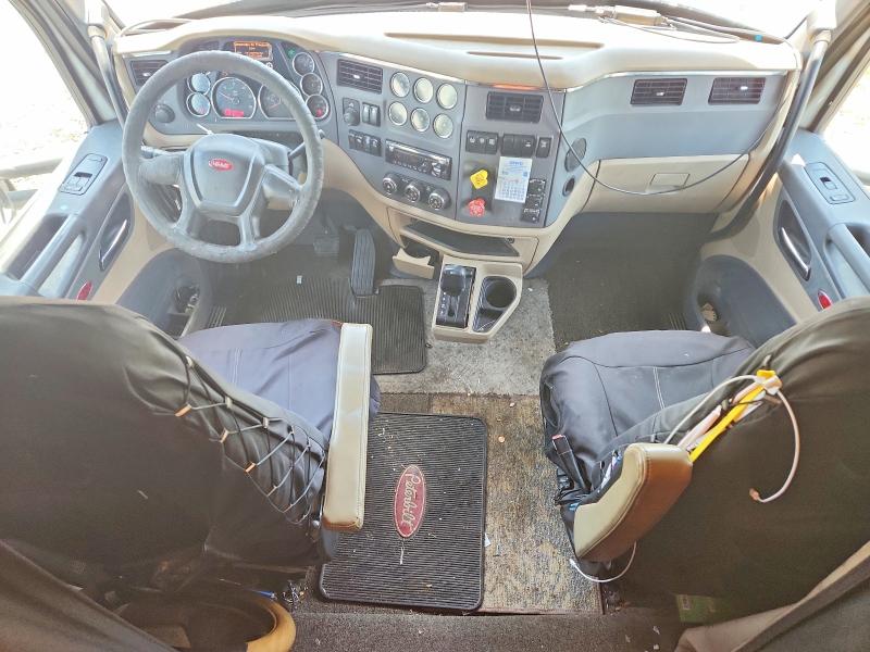 2016 Peterbilt 579 VIN 1XPBDP8X2GD371220 COPART salvage auction — FRONT END, FL - CERTIFICATE OF TITLE, sold $5,000 on 2026-10-09 (photo 8)