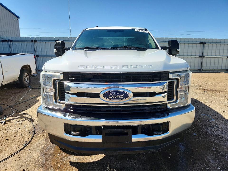 2019 Ford F250 VIN 1FT7X2B69KEE68497 COPART salvage auction — MINOR DENT/SCRATCHES, Ks - Certificate Of Title, sold $7,600 on 2026-08-27 (photo 5)