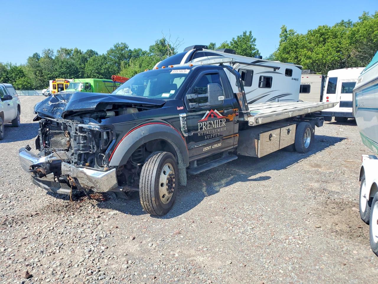 2017 Ford F-550 Super Duty VIN 1FDUF5HTXHEC23703 — COPART salvage auction photo