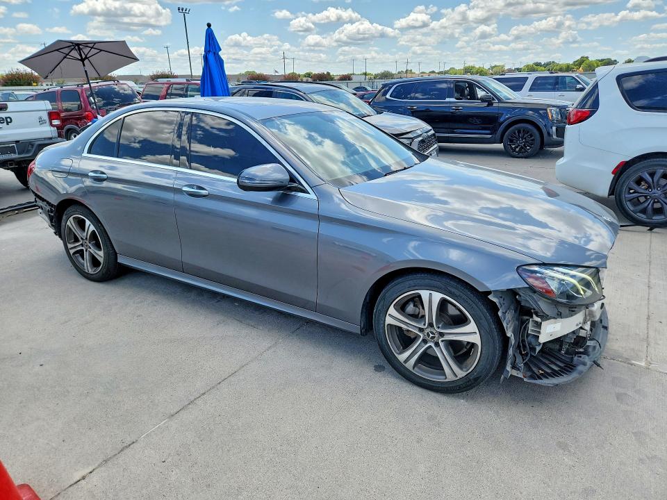 2018 Mercedes-benz E-klasse VIN WDDZF4KB7JA390947 COPART salvage auction — FRONT END, Tx - Salvage Vehicle Title, sold $9,100 on 2026-08-24 (photo 4)