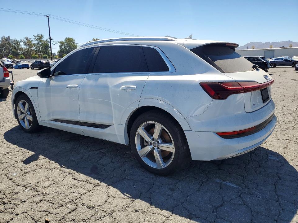 2019 Audi E-tron VIN WA1VABGE5KB014672 COPART salvage auction — MINOR DENT/SCRATCHES, Ca - Dis/Dlr/Exp Only Clean Title (P), sold $10,400 on 2026-08-24 (photo 2)