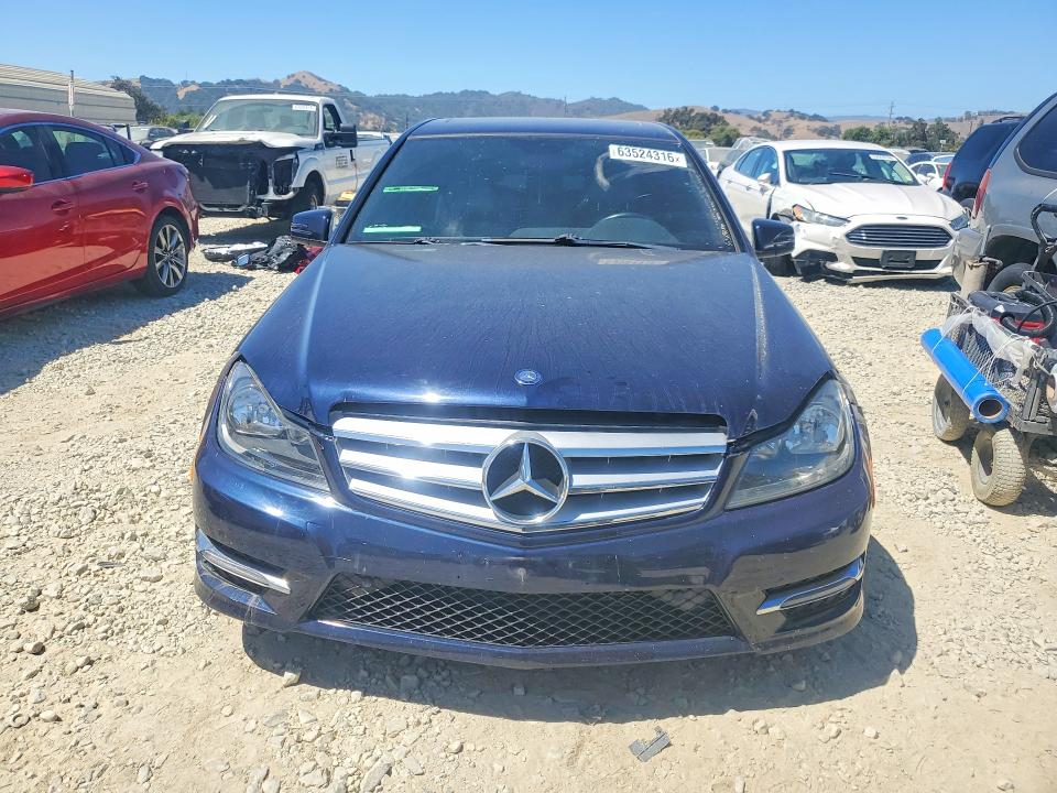 2013 Mercedes-benz C-klasse VIN WDDGF4HB6DA773149 COPART salvage auction — SIDE, CA - SALVAGE CERTIFICATE, sold $1,300 on 2026-08-11 (photo 5)