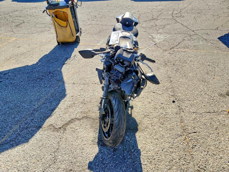2022 Yamaha Yzf VIN JYARM38Y6NA000430 COPART salvage auction — FRONT END, Ca - Dis/Dlr/Exp Only Clean Title, sold $5 on 2026-09-04 (photo 5)