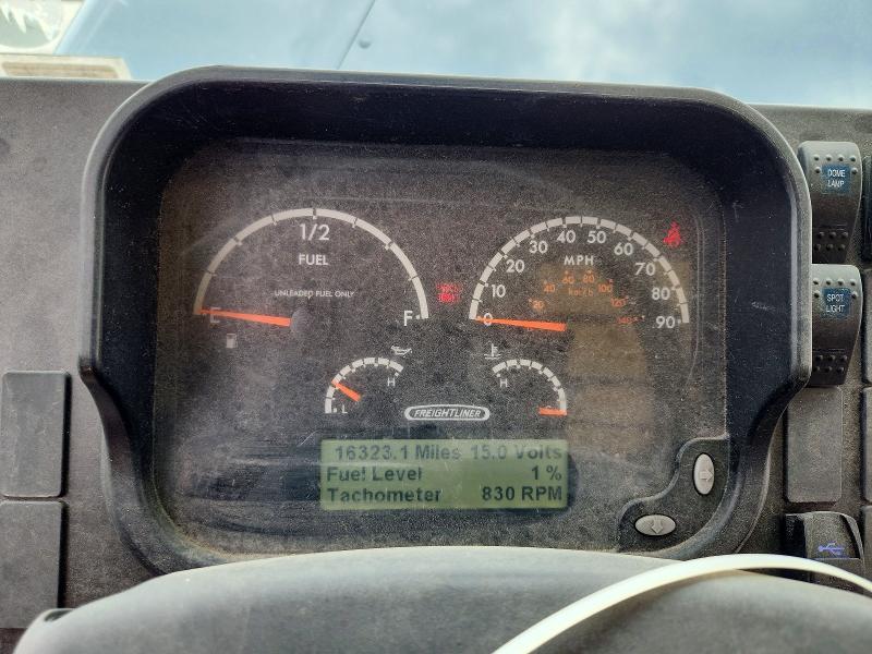 2021 Freightliner Mt45 VIN 4UZAC2EA5MCMN0056 COPART salvage auction — MINOR DENT/SCRATCHES, NY - CERTIFICATE OF TITLE, sold $29,500 on 2026-09-15 (photo 9)