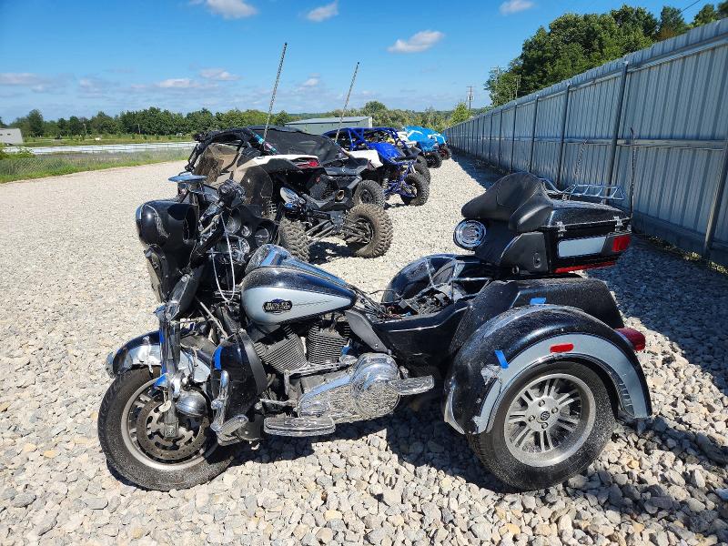 2012 Harley-Davidson FLHTCUTG VIN 1HD1MAM10CB856522 COPART salvage auction — FRONT END, Mi - Certificate Of Title, sold $3,000 on 2026-10-08 (photo 3)