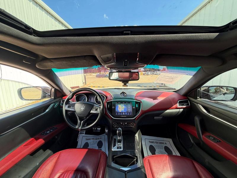 2015 Maserati Ghibli VIN ZAM57XSAXF1148865 COPART salvage auction — MINOR DENT/SCRATCHES, Tx - Certificate Of Title (P), sold $2,900 on 2026-08-20 (photo 9)