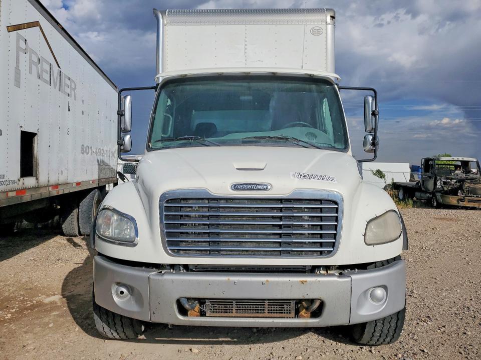 2014 Frht - freightliner VIN 3ALACWDU9EDFM9102 COPART salvage auction — MINOR DENT/SCRATCHES, OH - CERTIFICATE OF TITLE, sold $2,500 on 2026-09-08 (photo 5)