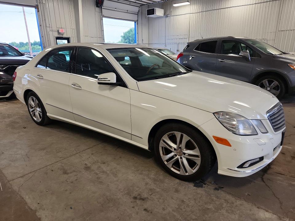 2010 Mercedes-benz E-klasse VIN WDDHF8HB9AA163186 COPART salvage auction — MECHANICAL, Sd - Certificate Of Title, sold $525 on 2026-08-18 (photo 4)