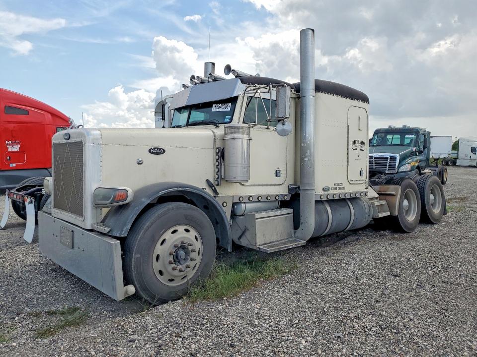 2001 Peterbilt 379 VIN 1XP5DU9X11D546705 — COPART salvage auction photo