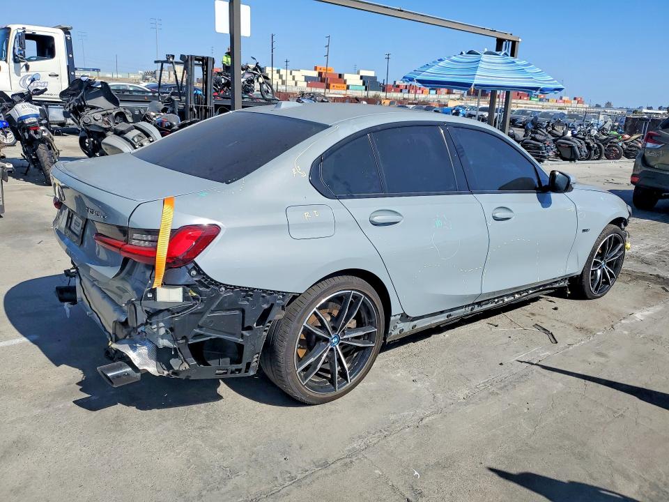 2023 BMW 3er VIN 3MW39FF06P8C84003 COPART salvage auction — FRONT END, Salvage Title, sold $17,300 on 2026-08-19 (photo 3)