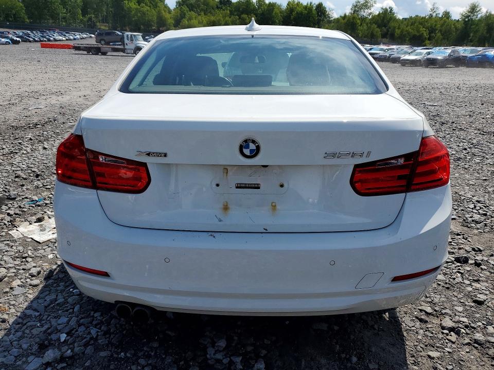 2015 BMW 3er VIN WBA3B5G59FNS18422 COPART salvage auction — MINOR DENT/SCRATCHES, Pa - Cert Of Title (P), sold $2,700 on 2026-09-02 (photo 6)