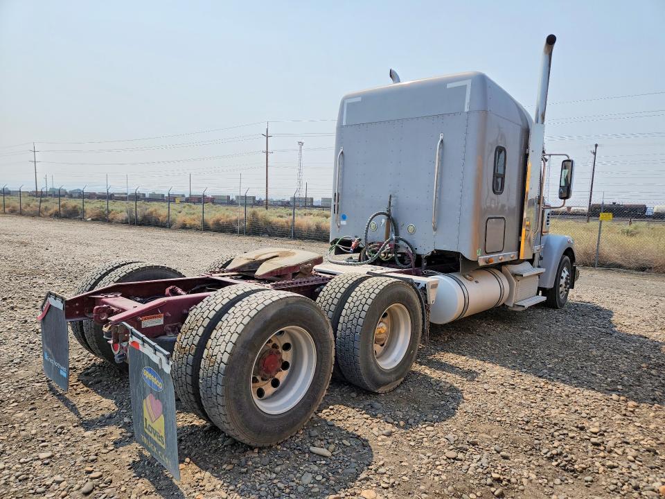 2020 Freightliner Unknown VIN 3AKJGNDR4LDLT0556 COPART salvage auction — MINOR DENT/SCRATCHES, CT, sold $15,700 on 2026-08-27 (photo 3)