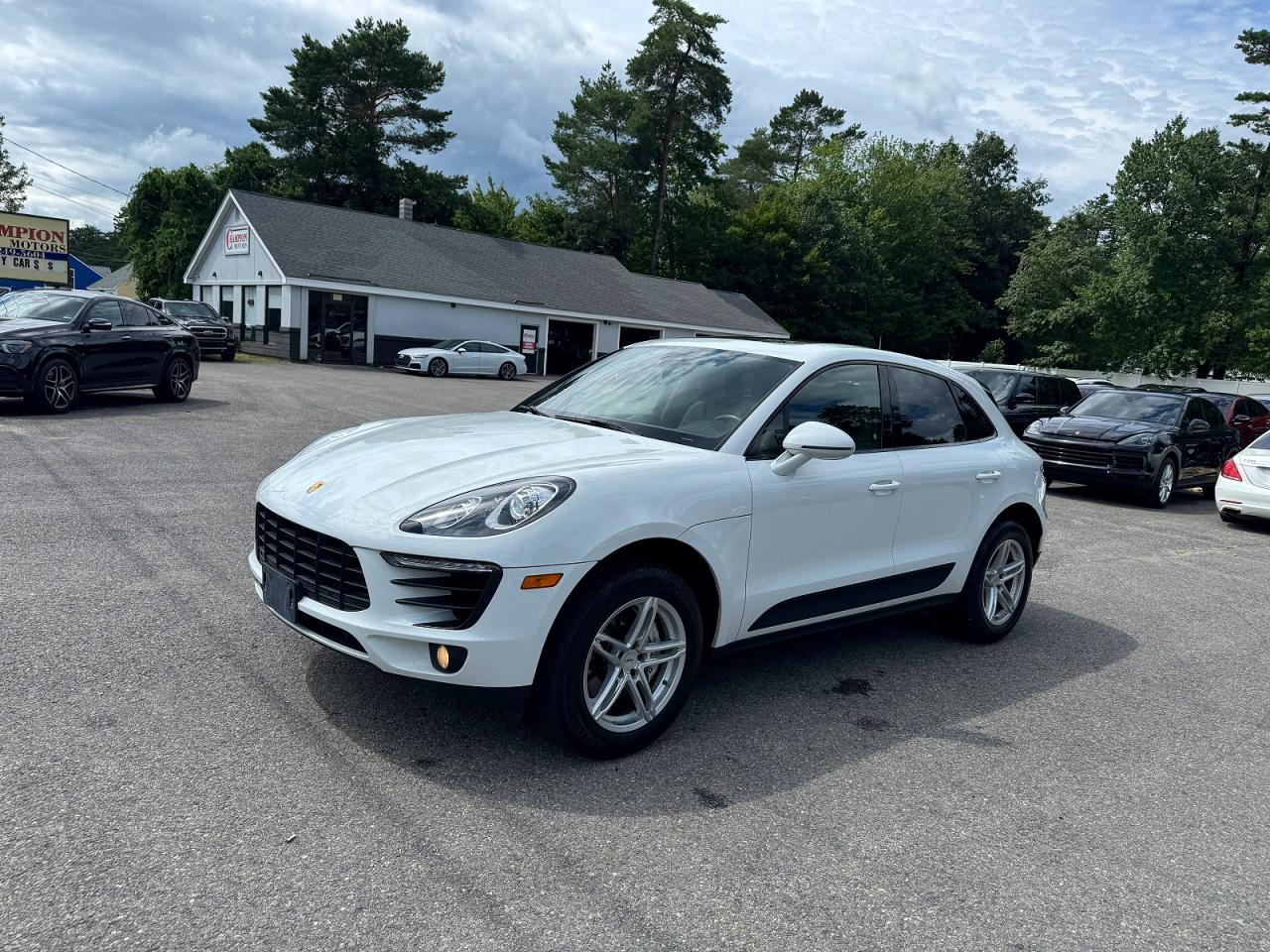 2018 Porsche Macan VIN WP1AB2A52JLB33457 — COPART salvage auction photo