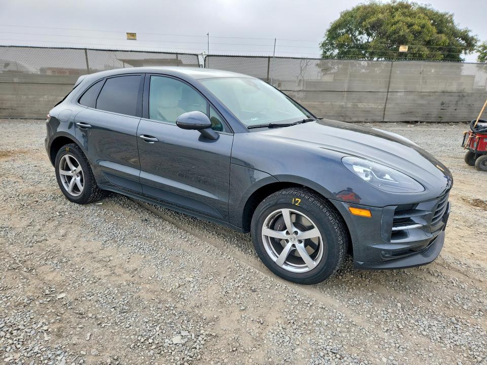 2019 Porsche Macan VIN WP1AA2A54KLB06930 COPART salvage auction — REAR END, CA - SALVAGE CERTIFICATE, sold $15,700 on 2026-09-11 (photo 4)