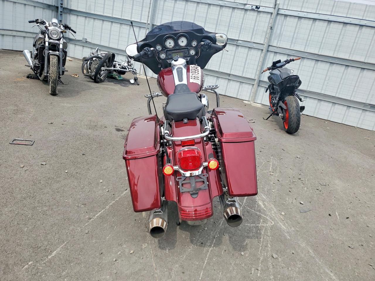 2008 Harley-davidson Flhx VIN 1HD1KB4138Y684017 COPART salvage auction — Side, WA - BILL OF SALE, sold $2,099 on 2026-09-10 (photo 4)