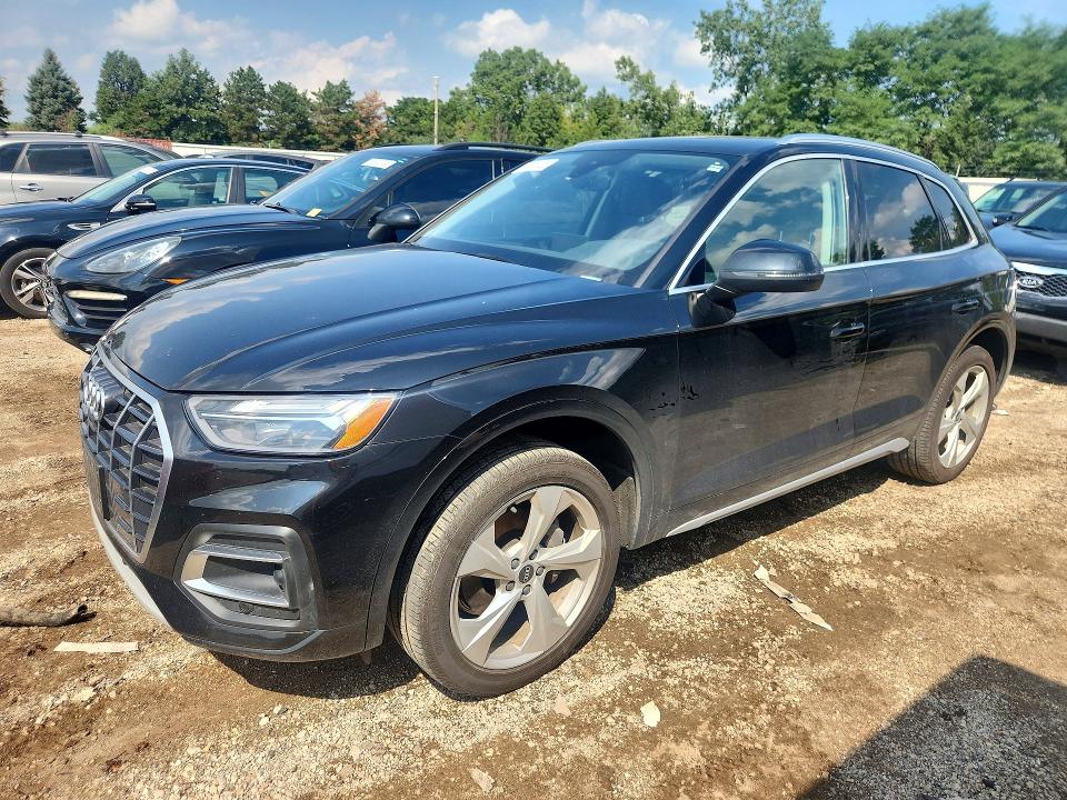 2021 Audi Q5 VIN WA1BAAFY0M2057411 — COPART salvage auction photo