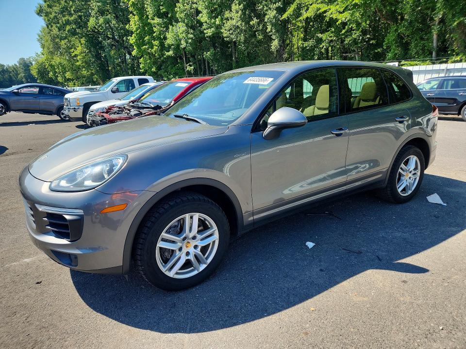 2015 Porsche Cayenne VIN WP1AF2A2XFLA35195 COPART salvage auction — NORMAL WEAR, Pa - Cert Of Title, sold $7,900 on 2026-08-18 (photo 1)
