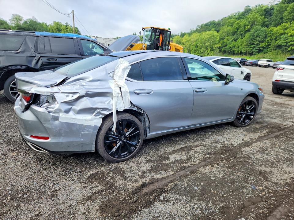 2025 Lexus ES VIN 58ADZ1B10SU185587 COPART salvage auction — REAR END, Nj - Cert Of Title W/Salvage Histor, sold $23,800 on 2026-09-01 (photo 3)