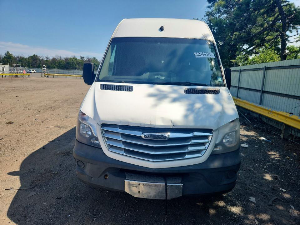 2014 Freightliner Sprinter VIN WDYPF3CC8E5873997 COPART salvage auction — NORMAL WEAR, CT, sold $4,200 on 2026-10-05 (photo 5)