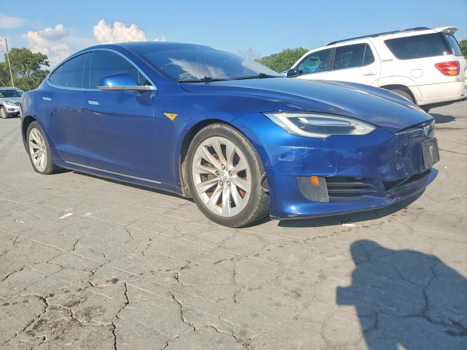 2016 Tesla Model s VIN 5YJSA1E29GF151940 COPART salvage auction — MINOR DENT/SCRATCHES, Tn - Certificate Of Title (P), sold $3,700 on 2026-10-01 (photo 4)
