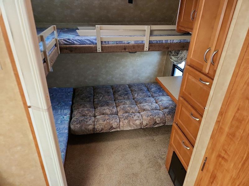 2007 Foresriver VIN 4X4FWCH297V015796 COPART salvage auction — HAIL, CO - CERTIFICATE OF TITLE, sold $3,600 on 2026-09-15 (photo 9)