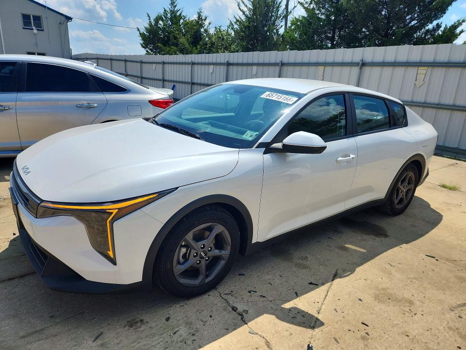 2025 Kia K4 VIN 3KPFT4DE8SE025916 — COPART salvage auction photo