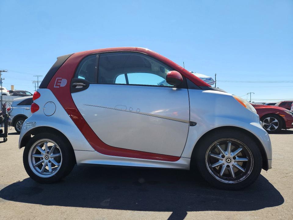 2015 Smart Fortwo VIN WMEEJ9AA7FK836157 COPART salvage auction — REAR END, Ca - Cert Of Title-Salvaged, sold $525 on 2026-08-19 (photo 4)