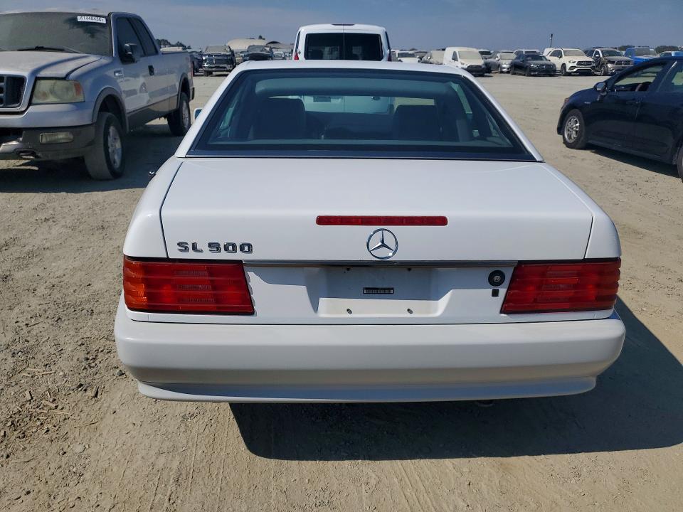 1995 Mercedes-benz Sl-klasse VIN WDBFA67E3SF123849 COPART salvage auction — MINOR DENT/SCRATCHES, Ca - Dis/Dlr/Exp Only Clean Title, sold $8,100 on 2026-08-18 (photo 6)