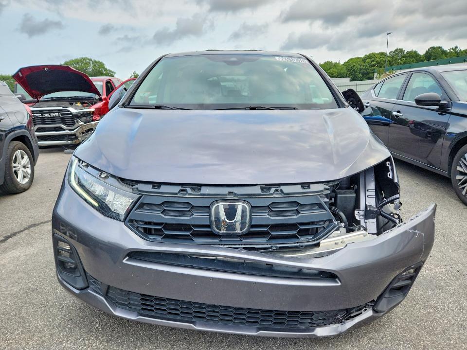 2025 Honda Odyssey VIN 5FNRL6H65SB081401 COPART salvage auction — SIDE, MA - CERTIFICATE OF TITLE, sold $13,900 on 2026-09-02 (photo 5)