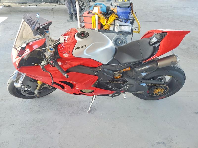 2023 Ducati Panigale VIN ZDMDAGZW6PB005527 COPART salvage auction — DAMAGE HISTORY, Salvage Title, sold $16,100 on 2026-08-14 (photo 3)