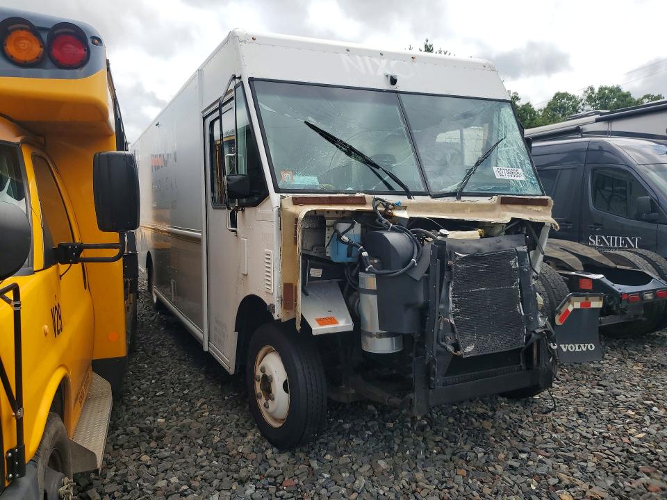 2020 Frht - freightliner VIN 4UZAAPFD8LCLX1846 COPART salvage auction — ALL OVER, NJ - CERT OF TITLE-SALVAGE, sold $3,000 on 2026-09-16 (photo 4)
