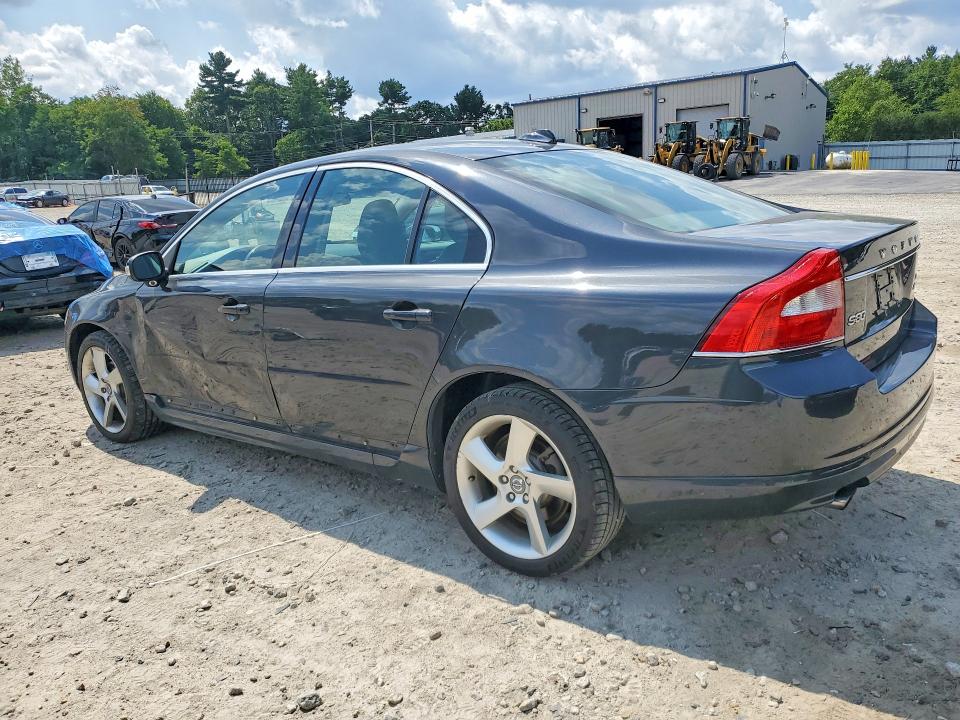 2010 Volvo S80 VIN YV1992AH0A1132534 COPART salvage auction — SIDE, MA - CERT OF TITLE-RECONSTRCTD COLL, sold $325 on 2026-08-20 (photo 2)