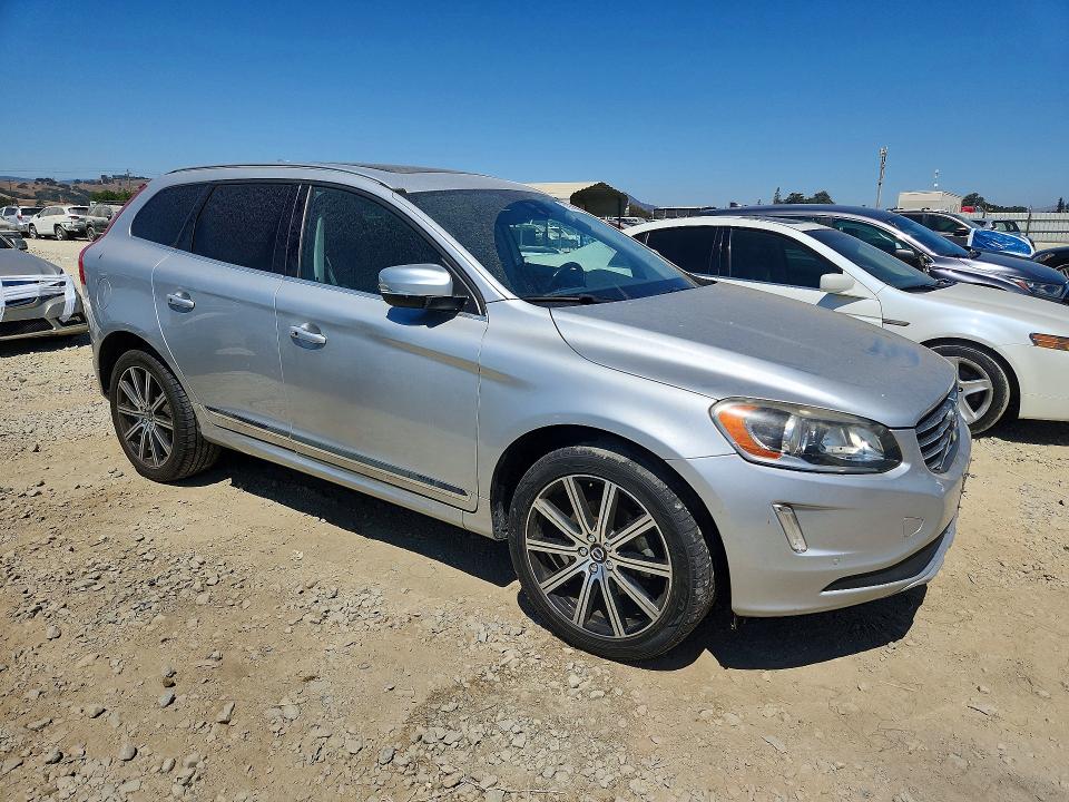 2016 Volvo Xc60 VIN YV440MDK8G2880980 COPART salvage auction — MINOR DENT/SCRATCHES, Salvage Title, sold $3,700 on 2026-08-25 (photo 4)