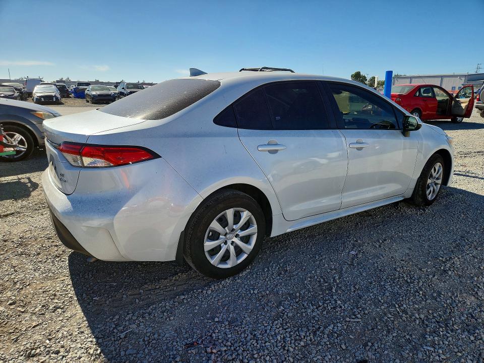 2025 Toyota Corolla VIN JTDBCMFE4S3106317 COPART salvage auction — SIDE, CA, sold $9,900 on 2026-10-13 (photo 3)