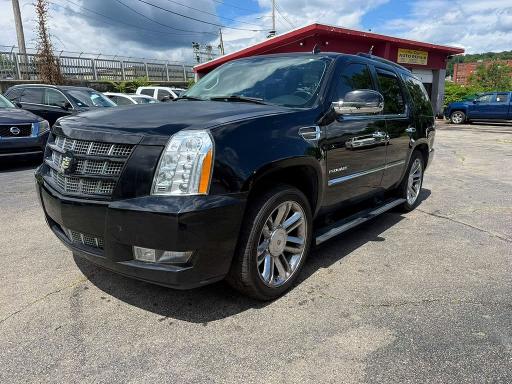 2014 Cadillac Escalade VIN 1GYS4DEF4ER228078 COPART salvage auction — MINOR DENT/SCRATCHES, In - Certificate Of Title (P), sold $6,700 on 2026-09-08 (photo 1)
