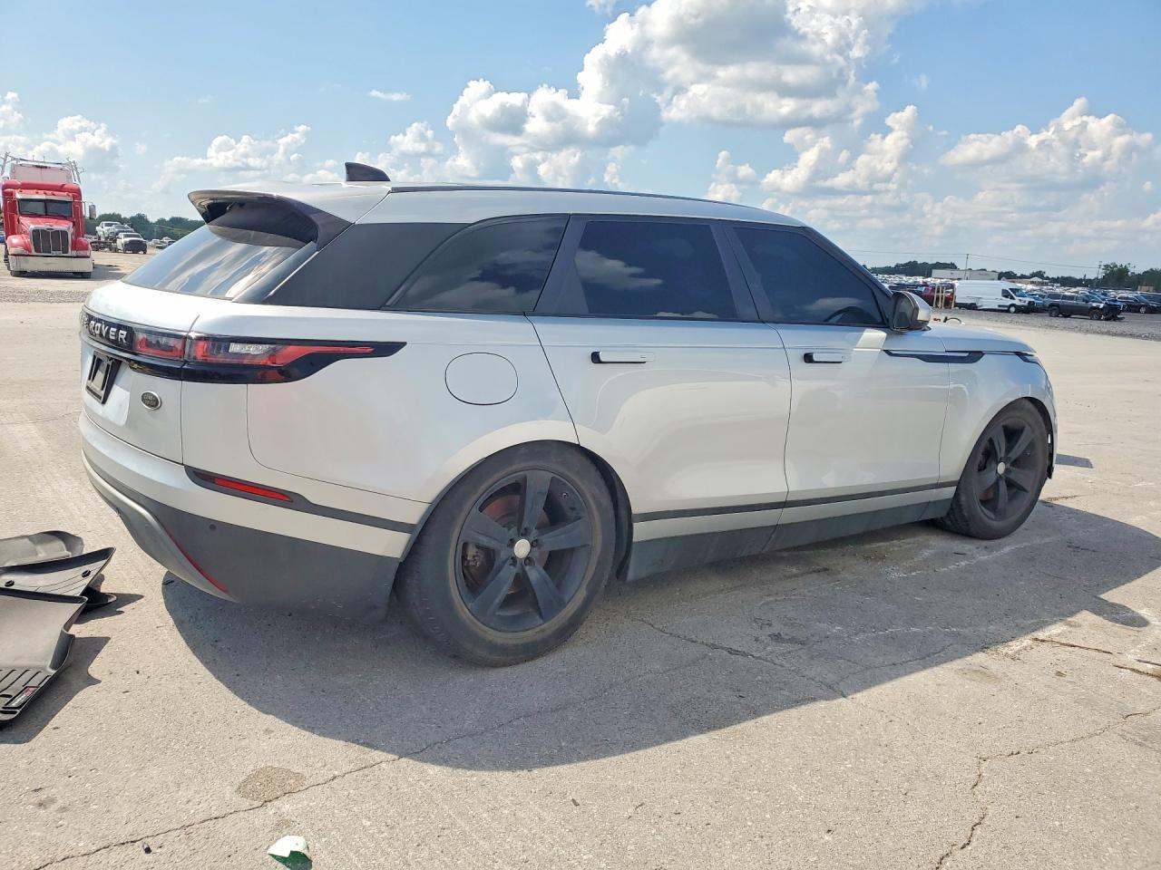 2019 Land rover Range rover velar VIN SALYB2EV8KA799237 COPART salvage auction — Minor Dent/Scratches, TN - CERTIFICATE OF TITLE, sold $9,500 on 2026-09-02 (photo 3)