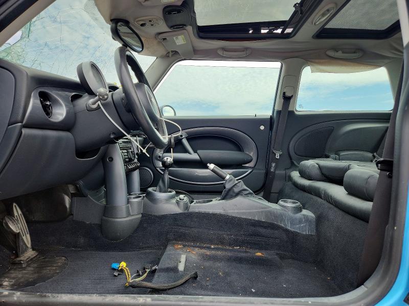 2005 Mini Cooper VIN WMWRE33495TD98713 COPART salvage auction — Burn Engine, WI - JUNKED VEHICLE BILL OF SALE, sold $300 on 2026-08-24 (photo 7)