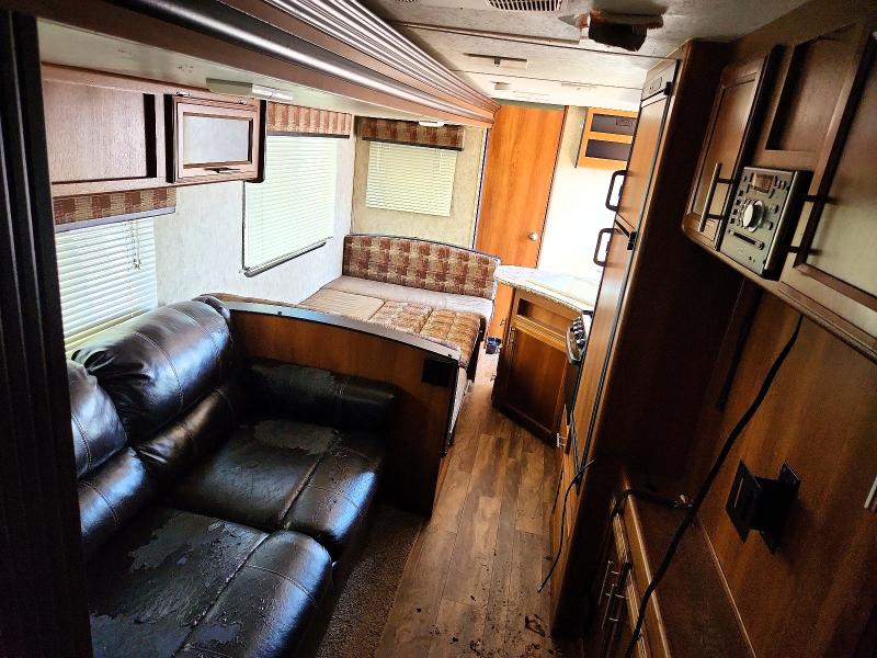 2018 Forest river Avenger VIN 5ZT2AVSB3JB917469 COPART salvage auction — ROOF, IN - CERTIFICATE OF TITLE, sold $1,900 on 2026-10-20 (photo 6)