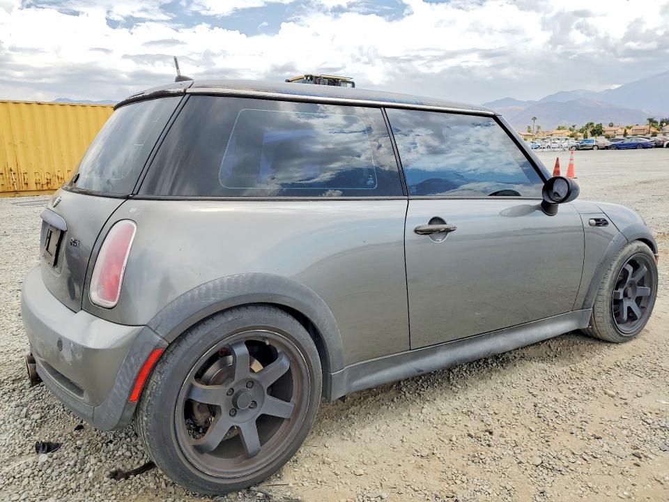 2005 Mini Cooper VIN WMWRE335X5TL12461 COPART salvage auction — MECHANICAL, CA - DIS/DLR/EXP ONLY CLEAN TITLE, sold $175 on 2026-08-19 (photo 3)