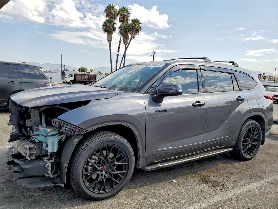 2022 Toyota Highlander VIN 5TDHBRCH6NS541948 — COPART salvage auction photo