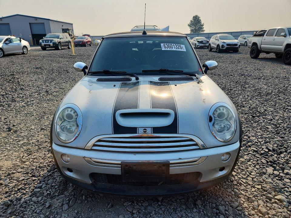 2005 Mini Cooper VIN WMWRH33515TF85637 COPART salvage auction — REAR END, WA - BILL OF SALE, sold $875 on 2026-08-12 (photo 5)