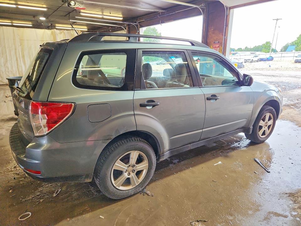 2011 Subaru Forester VIN JF2SHABC3BH727833 COPART salvage auction — MINOR DENT/SCRATCHES, PA - CERT OF TITLE, sold $625 on 2026-09-03 (photo 3)