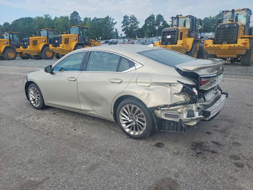 2020 Lexus ES VIN 58AF21B12LU010594 COPART salvage auction — REAR END, NC - SALVAGE CERTIFICATE OF TITLE, sold $12,600 on 2026-08-25 (photo 2)
