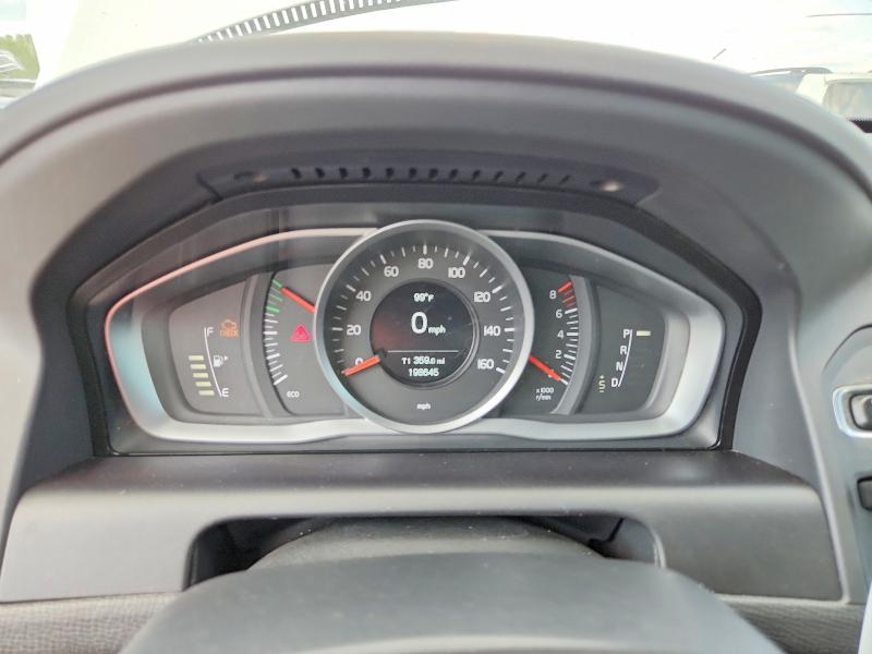 2015 Volvo Xc60 VIN YV440MDJ9F2680311 COPART salvage auction — NORMAL WEAR, Mi - Dealer Only Clean Title, sold $525 on 2026-08-13 (photo 9)