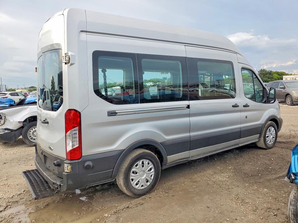 2016 Ford Transit VIN 1FDZX2XM4GKB28582 COPART salvage auction — MINOR DENT/SCRATCHES, Fl - Certificate Of Title, sold $12,300 on 2026-09-04 (photo 3)